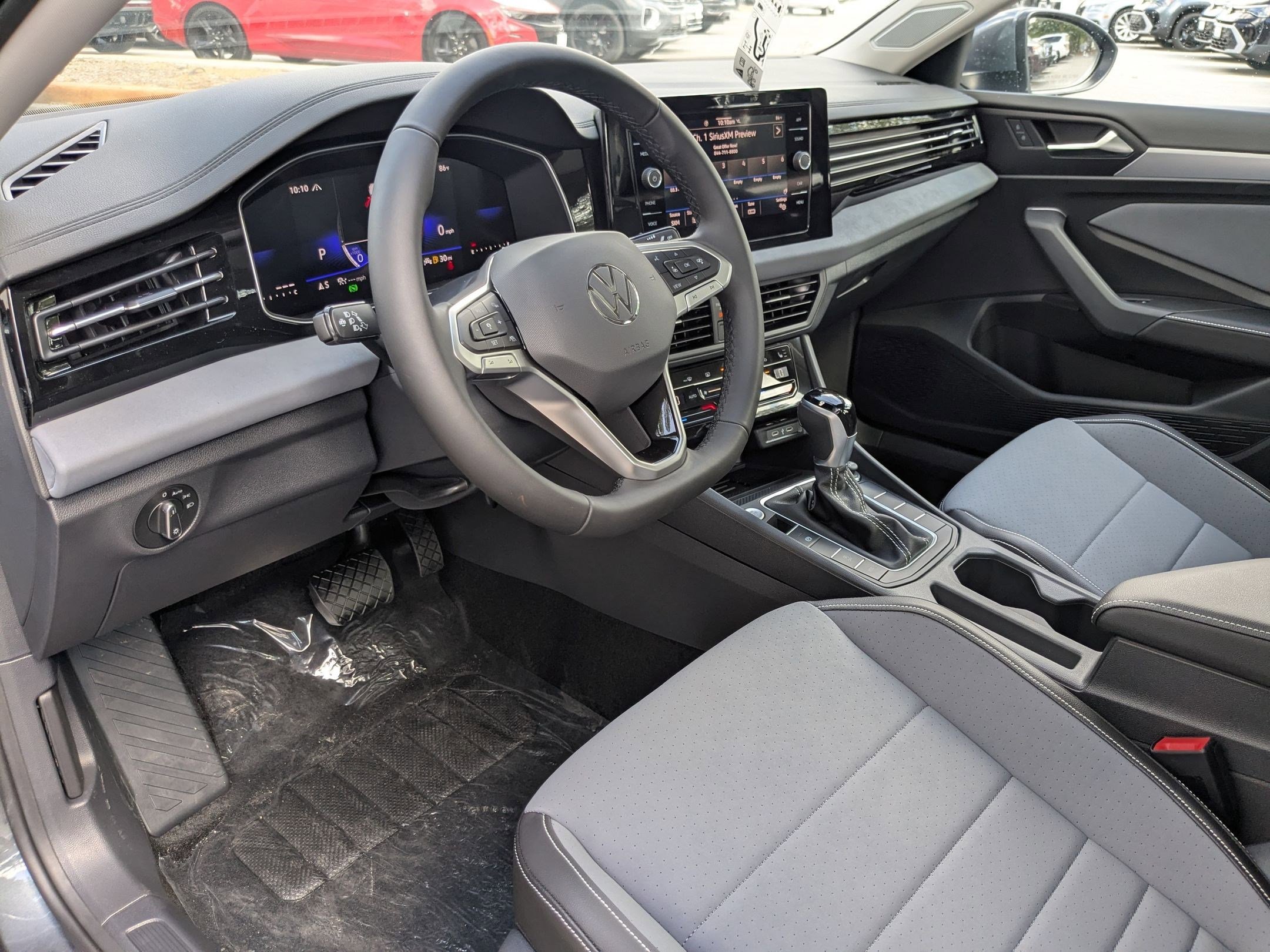 2025 Volkswagen Jetta SE photo 4