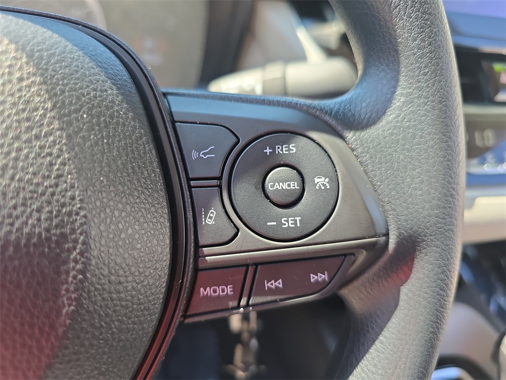 2022 Toyota Corolla LE photo 18