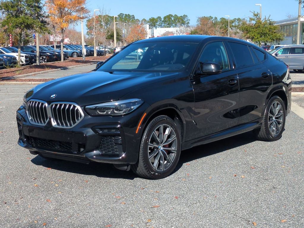 2022 BMW X6 40i's photo
