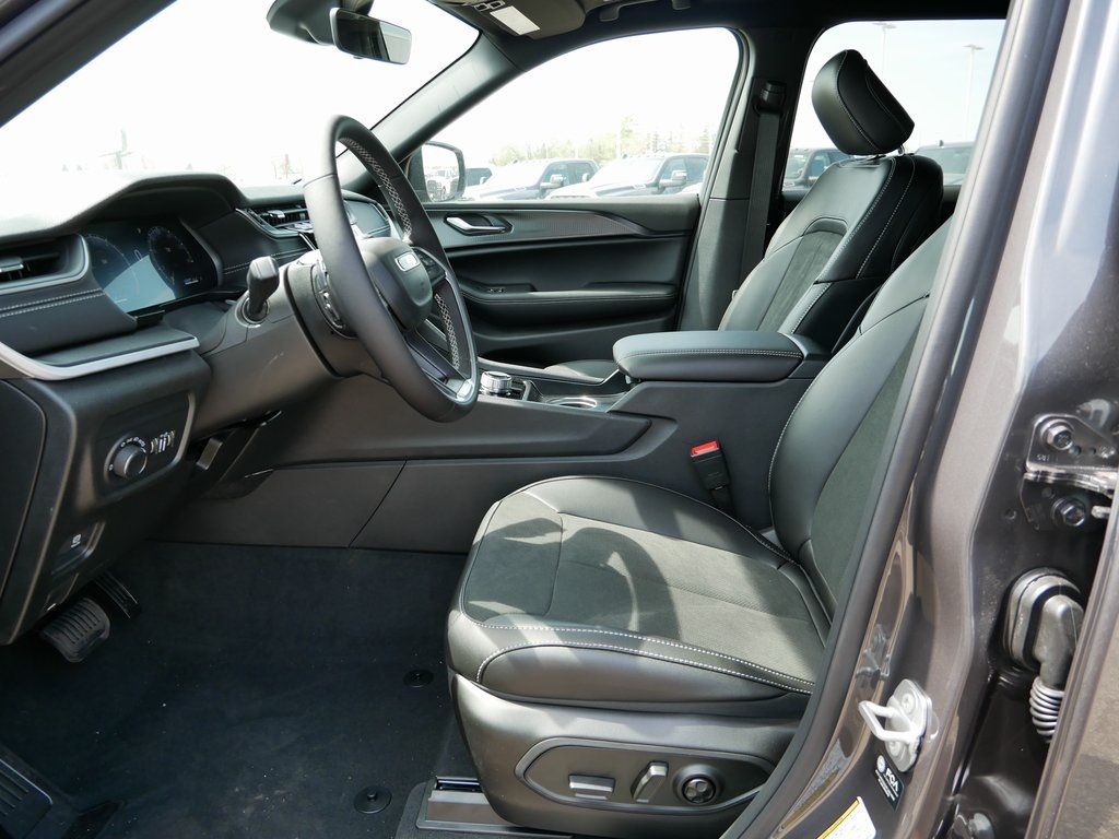 2025 Jeep Grand Cherokee Altitude X photo 6