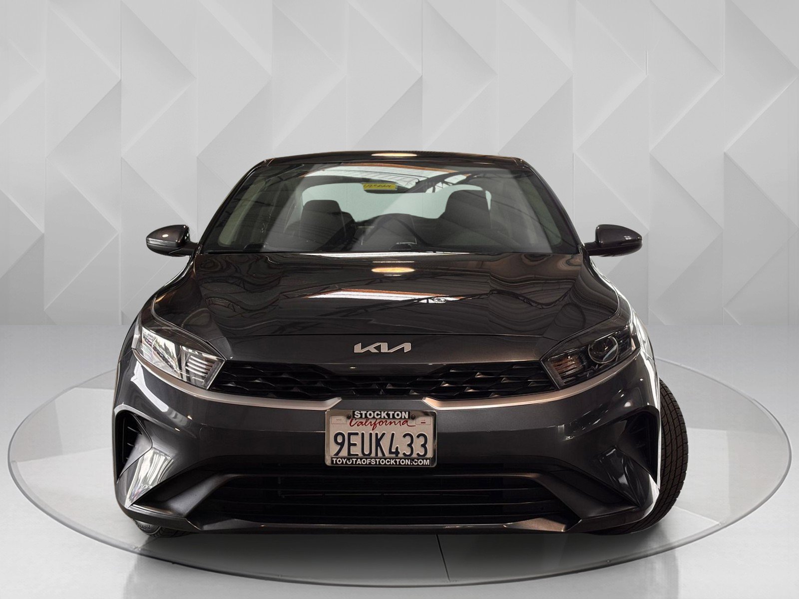 2023 Kia Forte LXS photo 2