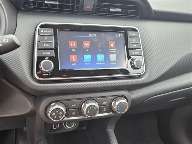 2025 Nissan Kicks Play S photo 16