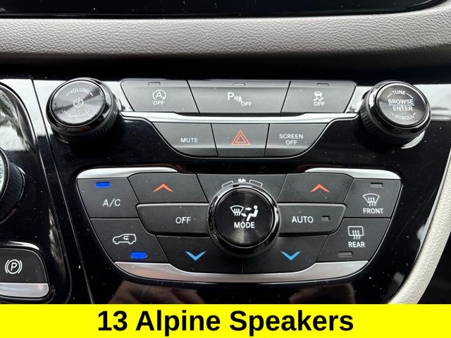 2018 Chrysler Pacifica Touring L photo 12