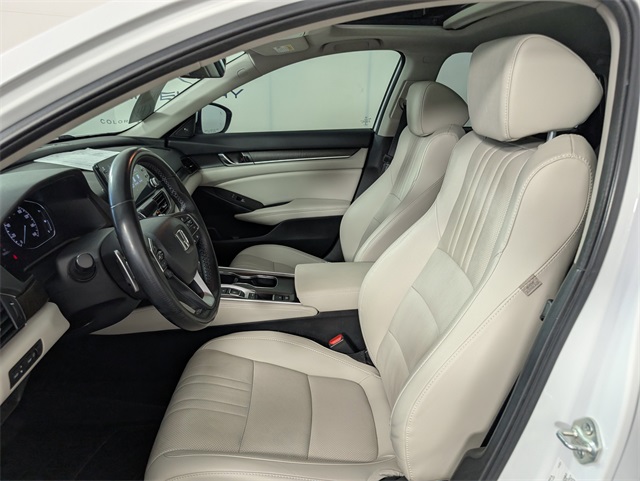 2022 Honda Accord Touring 2.0T photo 12