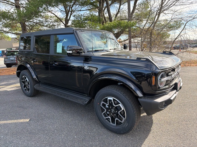 2025 Ford Bronco 4-Door Outer Banks's photo