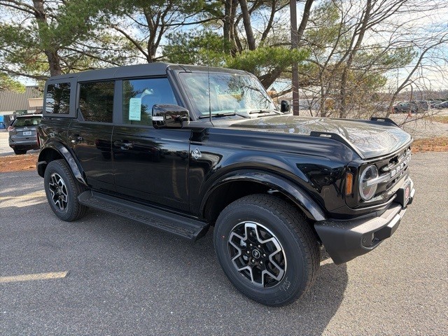 2025 Ford Bronco 4-Door Outer Banks's photo