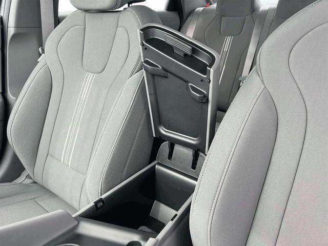 2024 Hyundai Elantra SEL photo 18