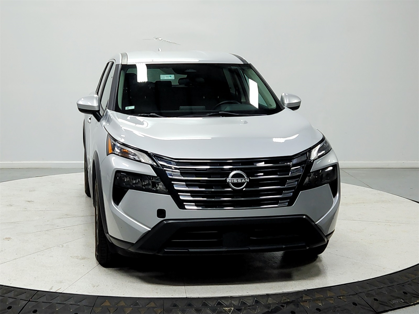 2024 Nissan Rogue SV photo 2