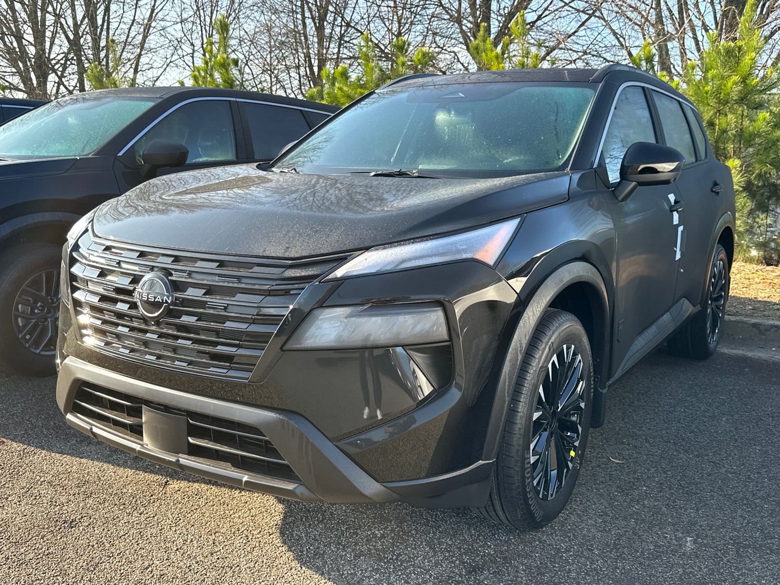 2026 Nissan Rogue Dark Armor's photo