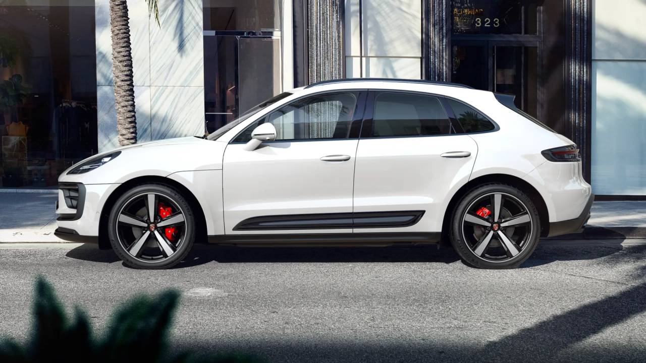 2025 Porsche Macan S photo 2