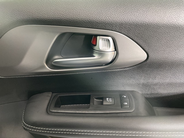 2025 Chrysler Pacifica photo 11