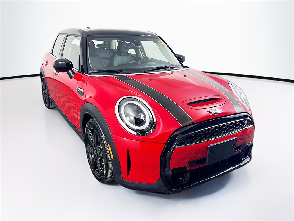2023 MINI Hardtop 4 Door S's photo