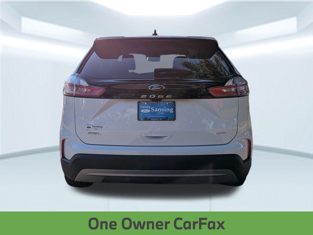 2024 Ford Edge SEL photo 4