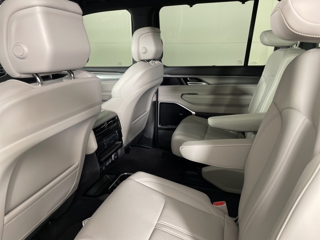2025 Jeep Wagoneer Series III photo 33