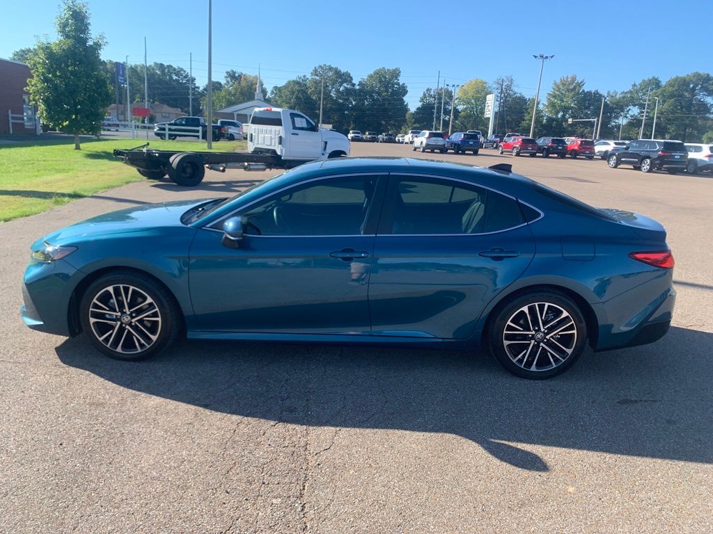 2025 Toyota Camry XLE photo 4