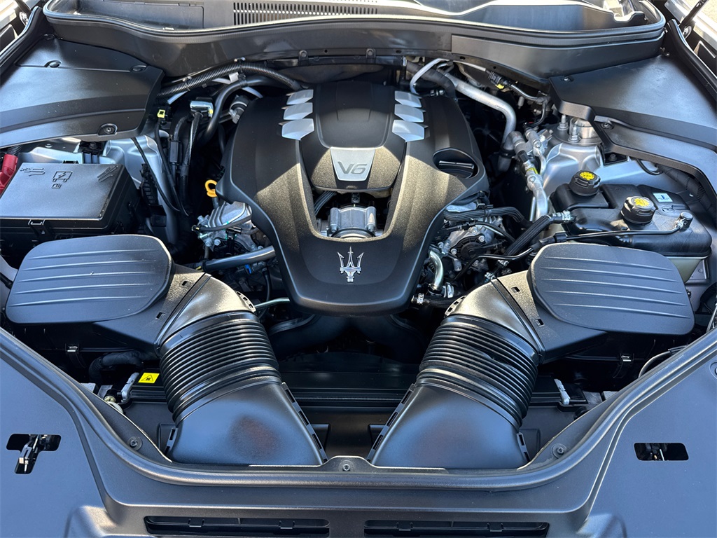 2018 Maserati Levante Base photo 7