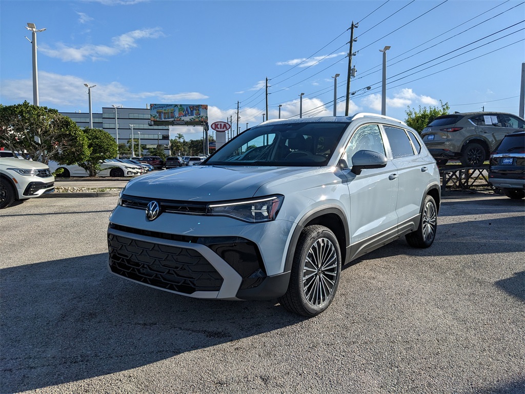 2025 Volkswagen Taos SE photo 3