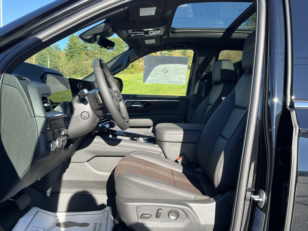 2026 Chevrolet Suburban High Country photo 4