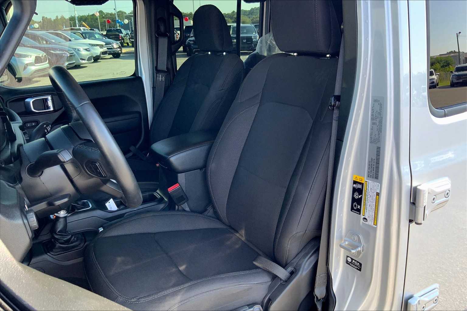 2022 Jeep Gladiator Willys Sport photo 7