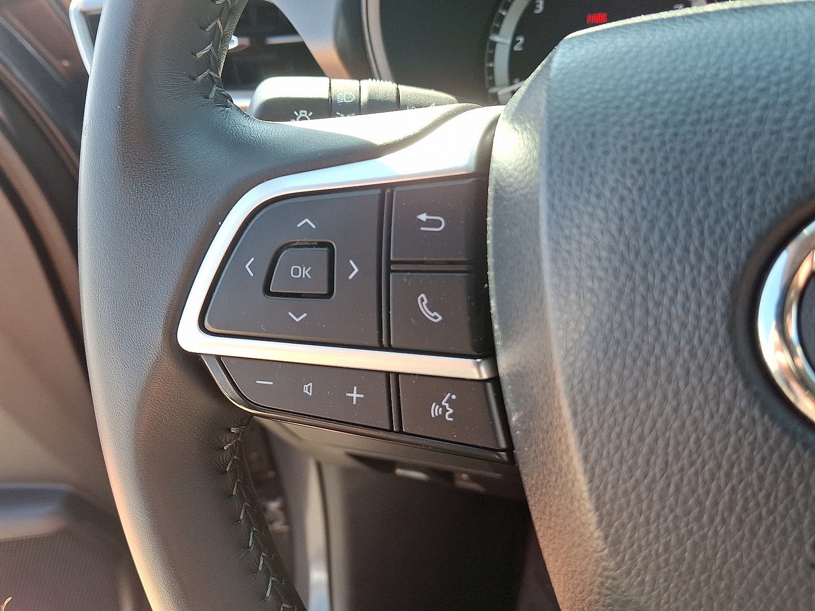 2024 Toyota Highlander LE photo 22