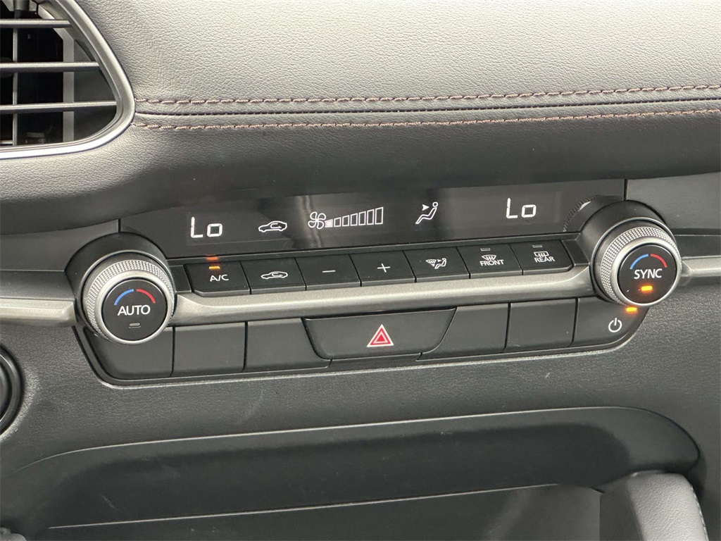 2025 Mazda Mazda3 2.5 Select Sport photo 19