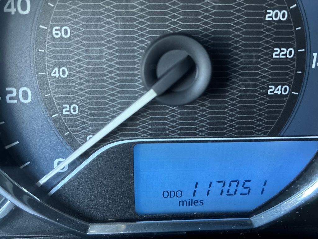 2014 Toyota Corolla LE Eco photo 16