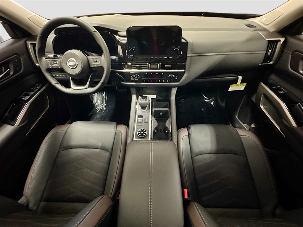 2025 Nissan Pathfinder Platinum photo 6