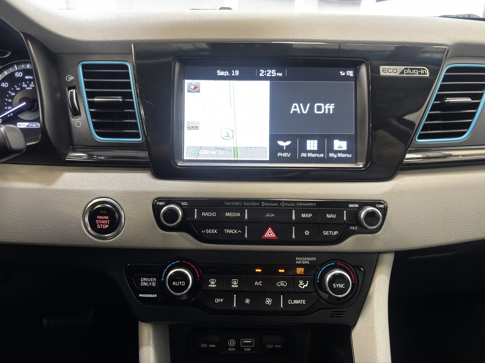 2019 Kia Niro Plug-In Hybrid EX Premium photo 12