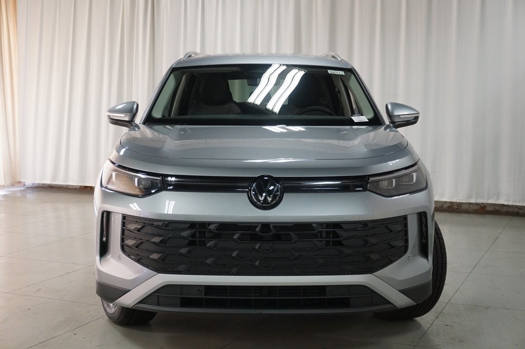 2025 Volkswagen Tiguan S photo 3