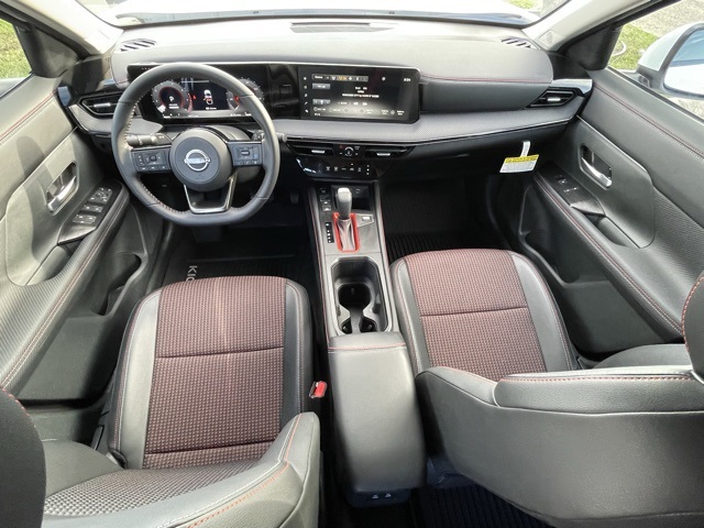 2025 Nissan Kicks SR photo 13