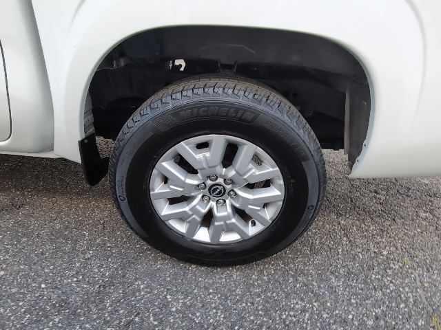2023 Nissan Frontier SV photo 9