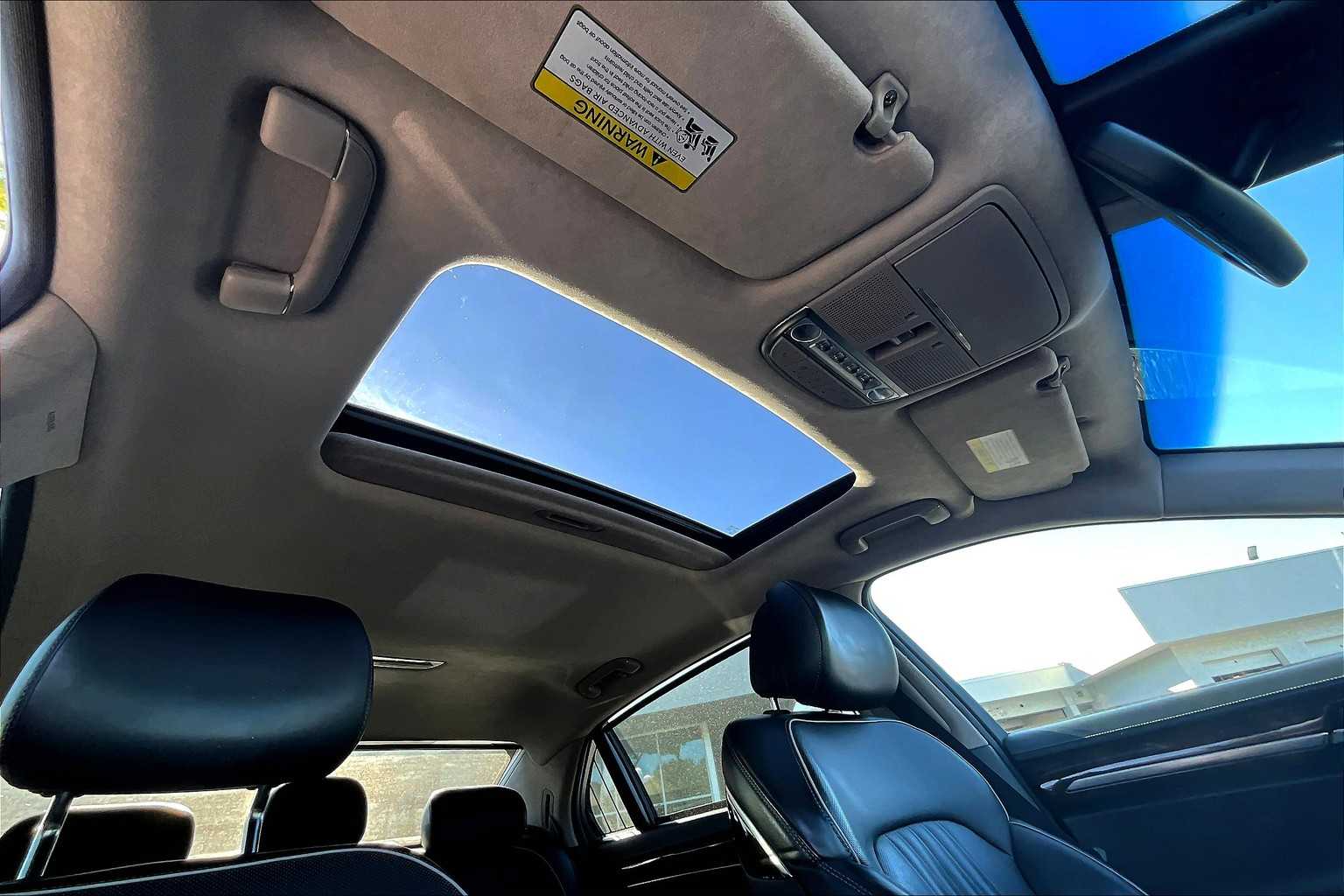 2017 Genesis G90 3.3T Premium photo 11