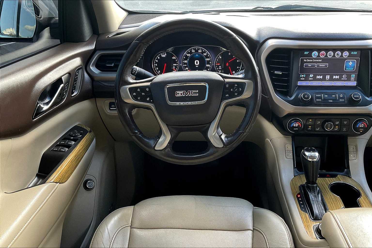 2017 Gmc Acadia Denali photo 4