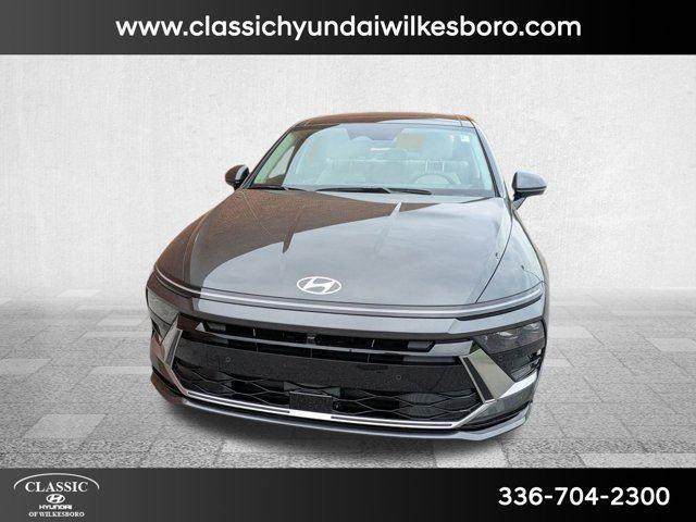 2025 Hyundai Sonata Hybrid Limited photo 2