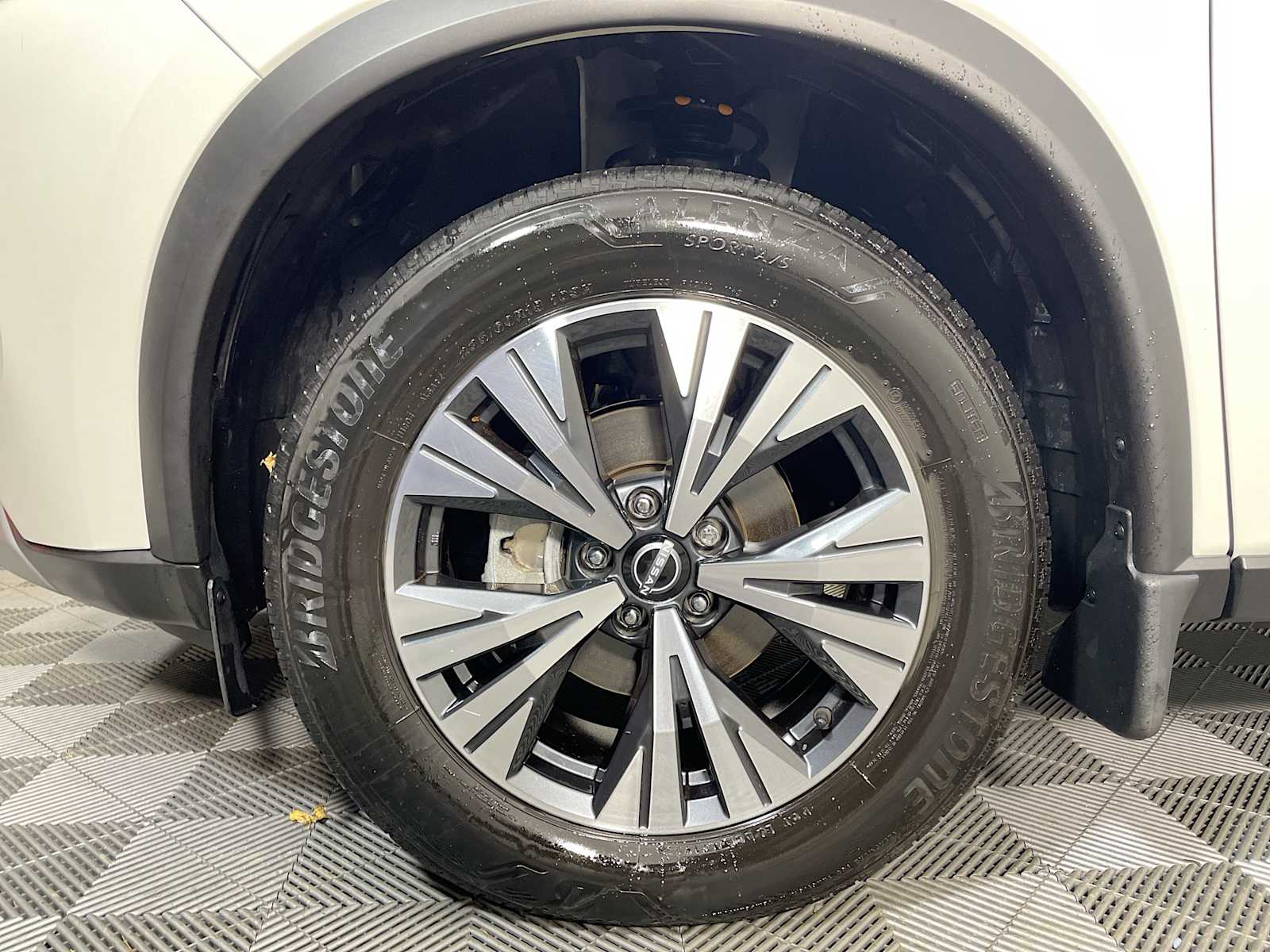 2022 Nissan Rogue SV photo 27