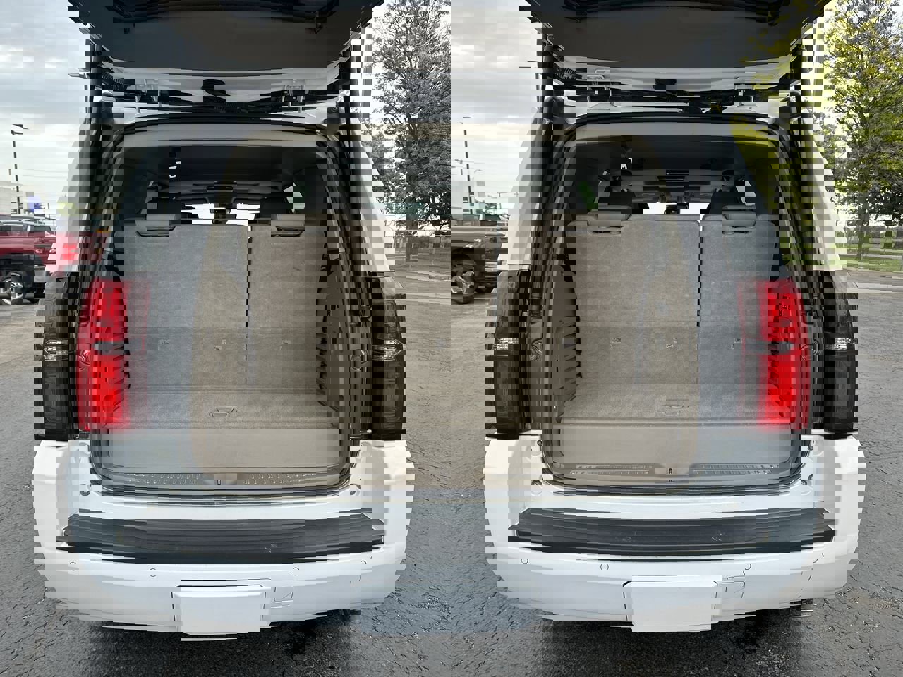 2017 Chevrolet Tahoe LT photo 27