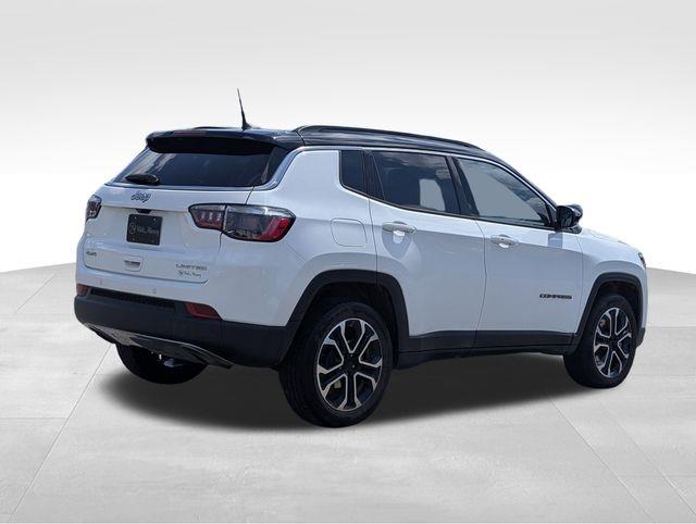 2023 Jeep Compass Limited photo 2