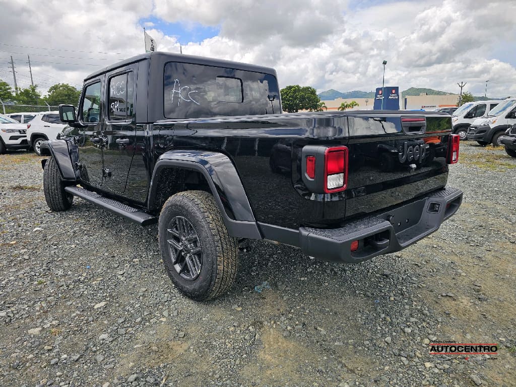 2025 Jeep Gladiator Sport photo 2