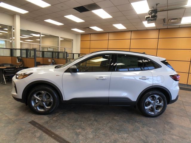 2025 Ford Escape ST-Line photo 5