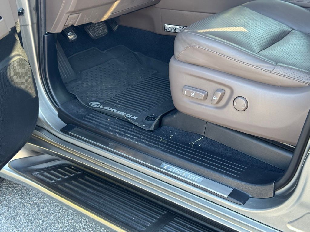 2023 Lexus GX 460 Luxury photo 21