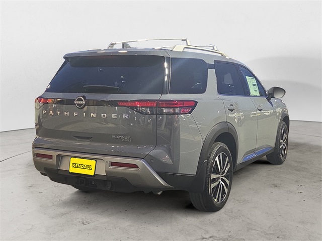 2025 Nissan Pathfinder Platinum photo 4
