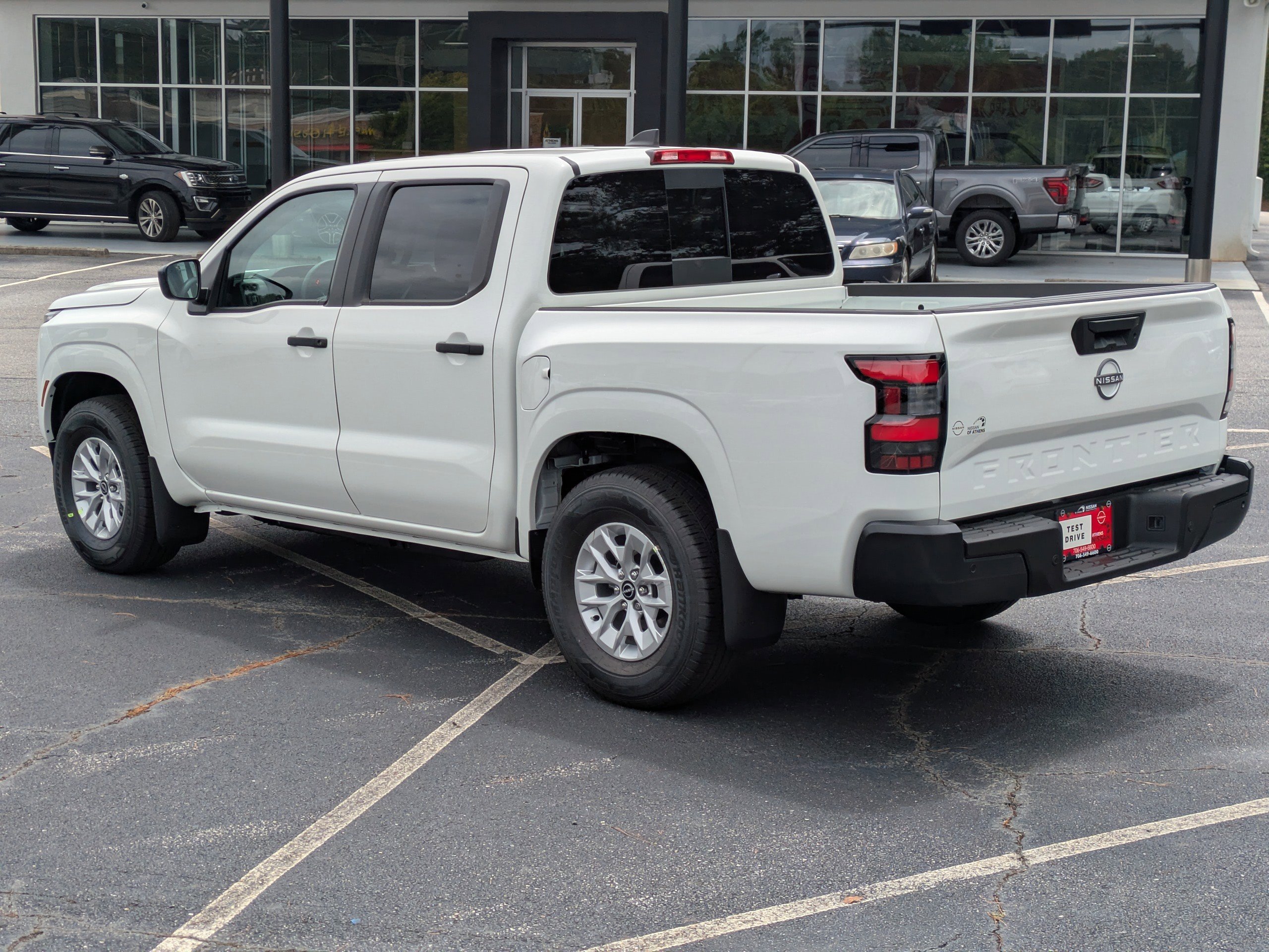 2025 Nissan Frontier S photo 3