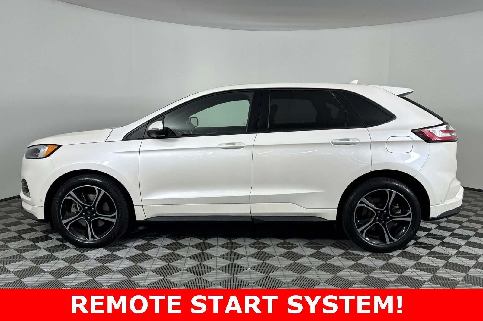 2019 Ford Edge ST photo 7