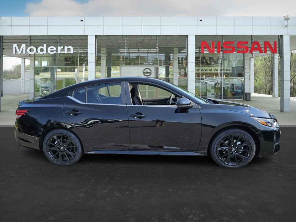 2025 Nissan Sentra SR Midnight Edition photo 3