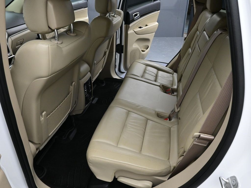 2015 Jeep Grand Cherokee Limited photo 23