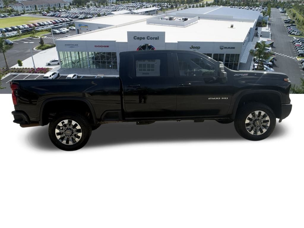 2024 Chevrolet Silverado 2500HD ZR2 photo 3