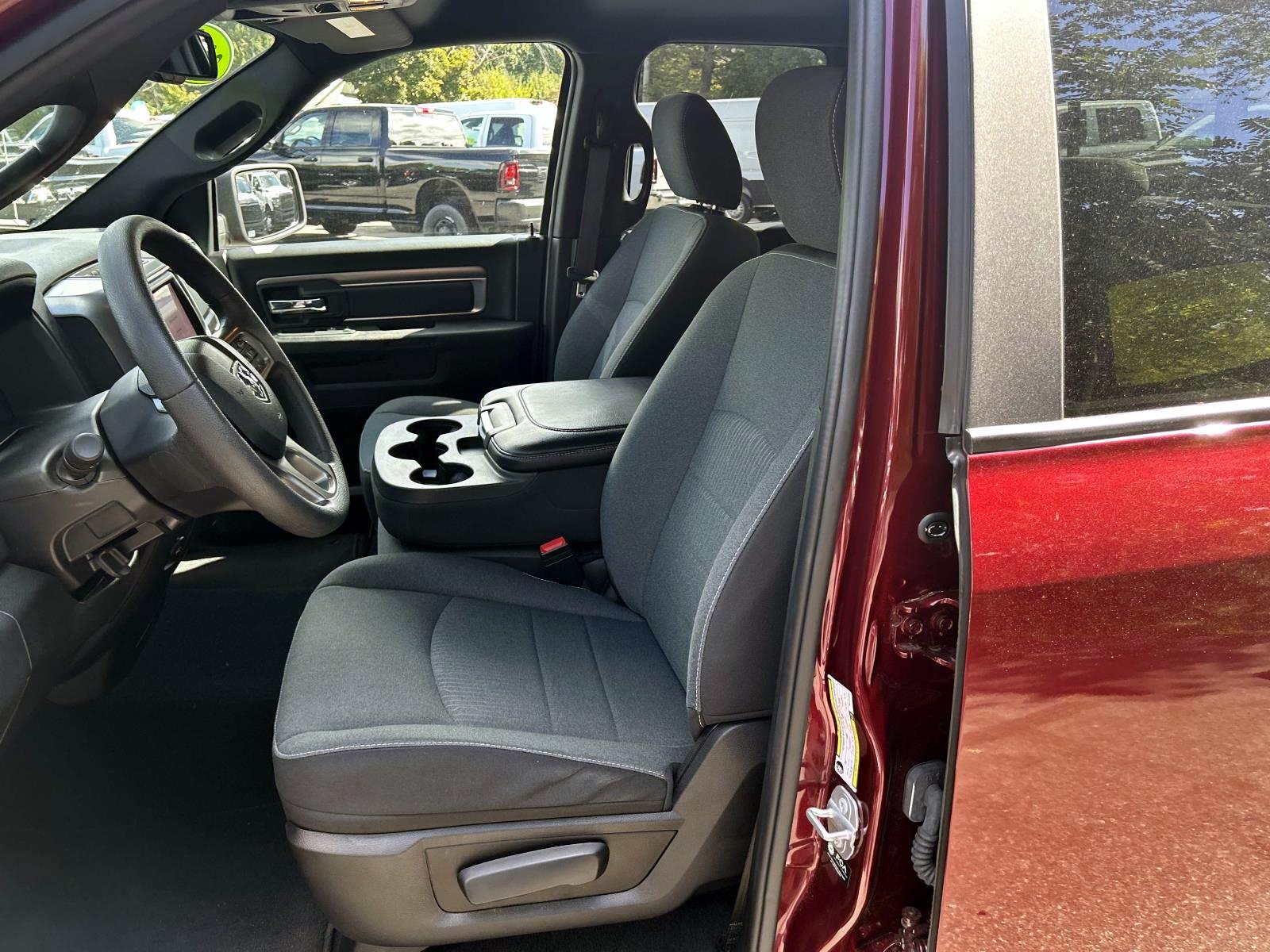2022 Ram 1500 Classic Warlock photo 10
