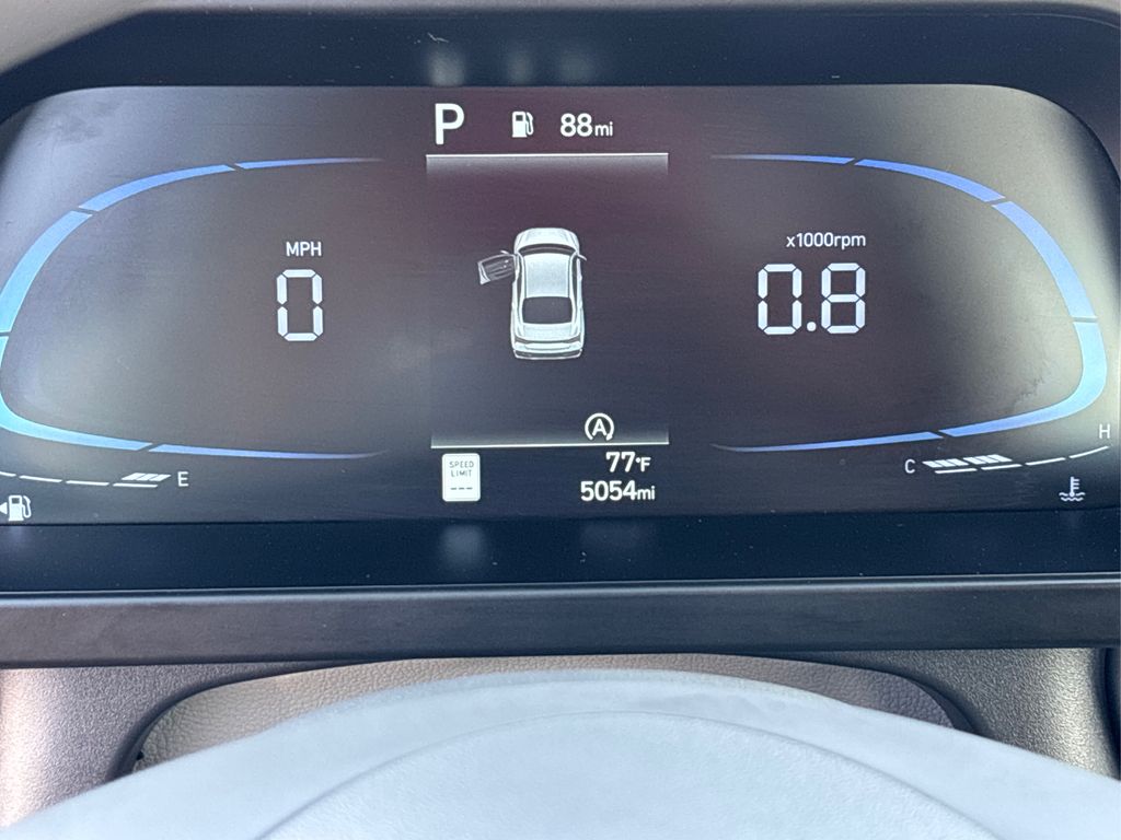 2024 Hyundai Elantra SE photo 17