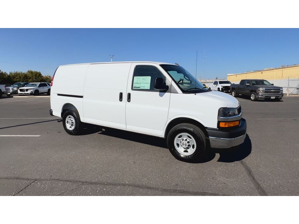 2025 Chevrolet Express Cargo 2500 photo 2