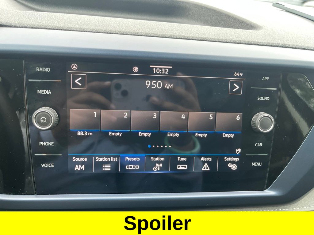 2024 Volkswagen Taos SE photo 18